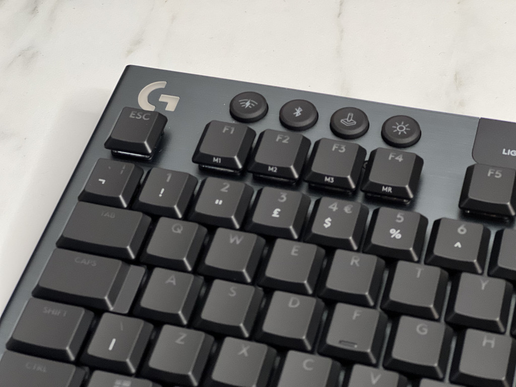 Logitech G915 TKL Mechanical Keyboard Unboxing and First Impressions 
