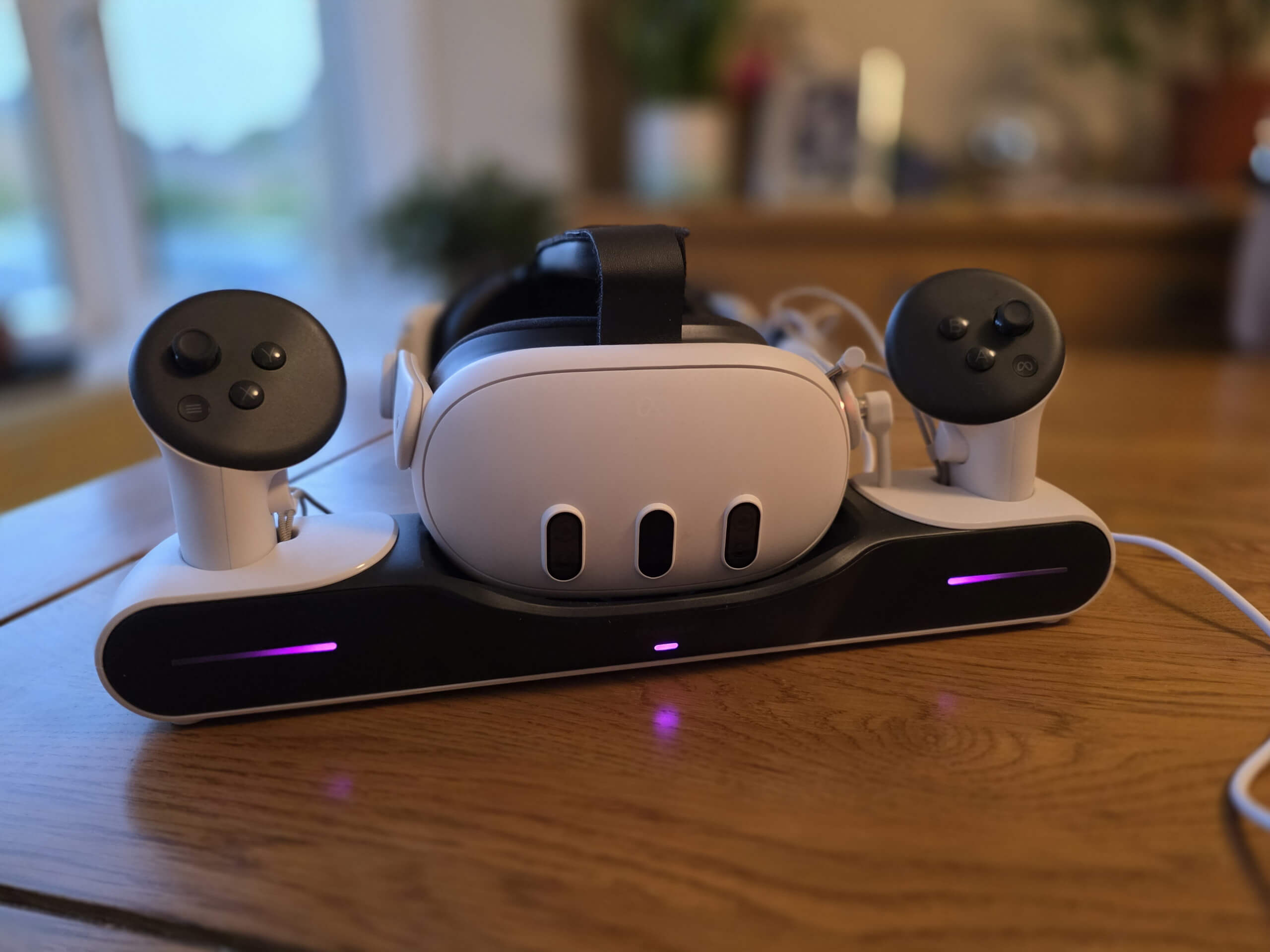 The dock can charge the headset, controllers and an additional battery pack at once.
