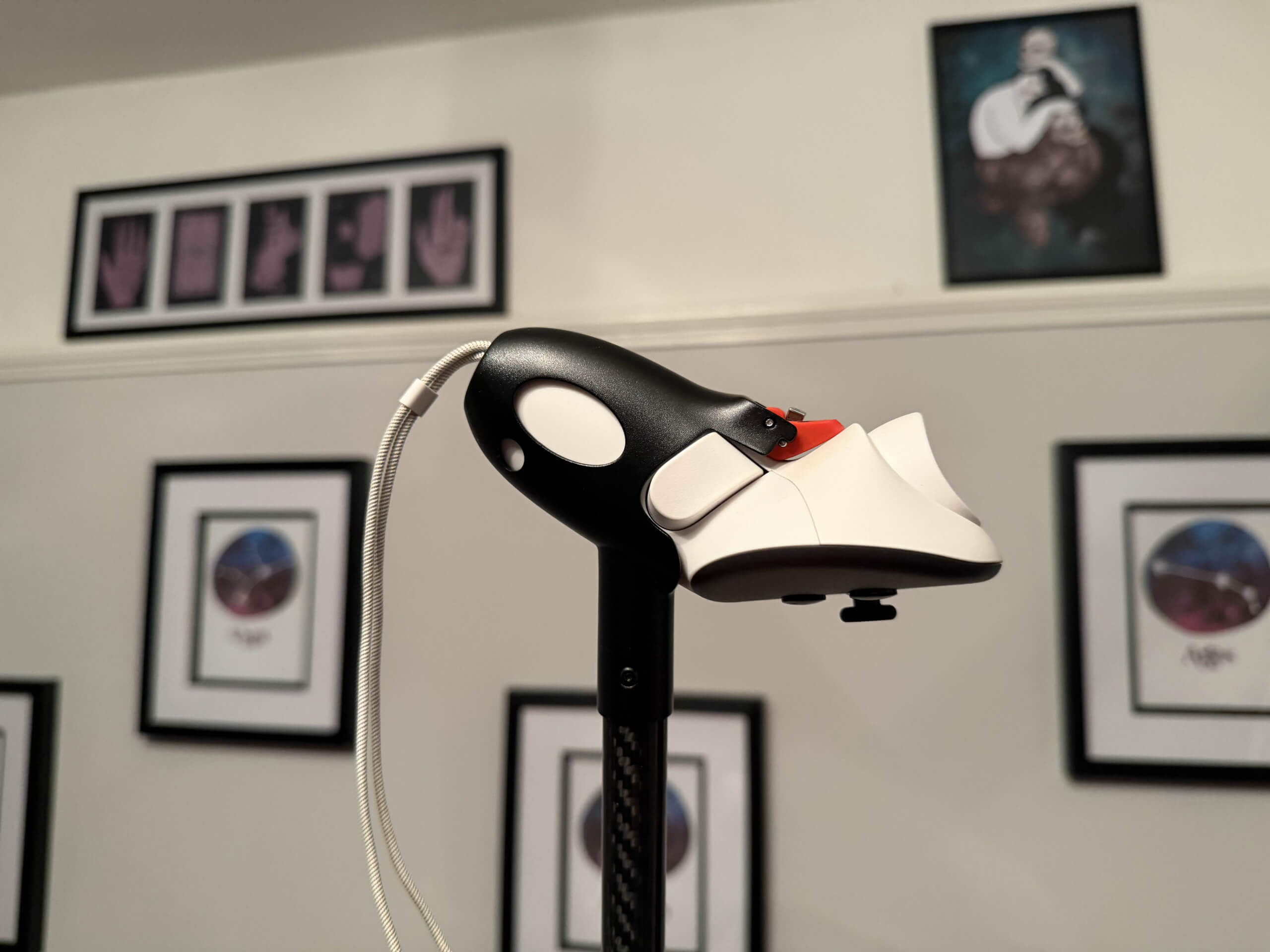 image showing the AMVR GA1 Golf Club securely sitting in the attachment