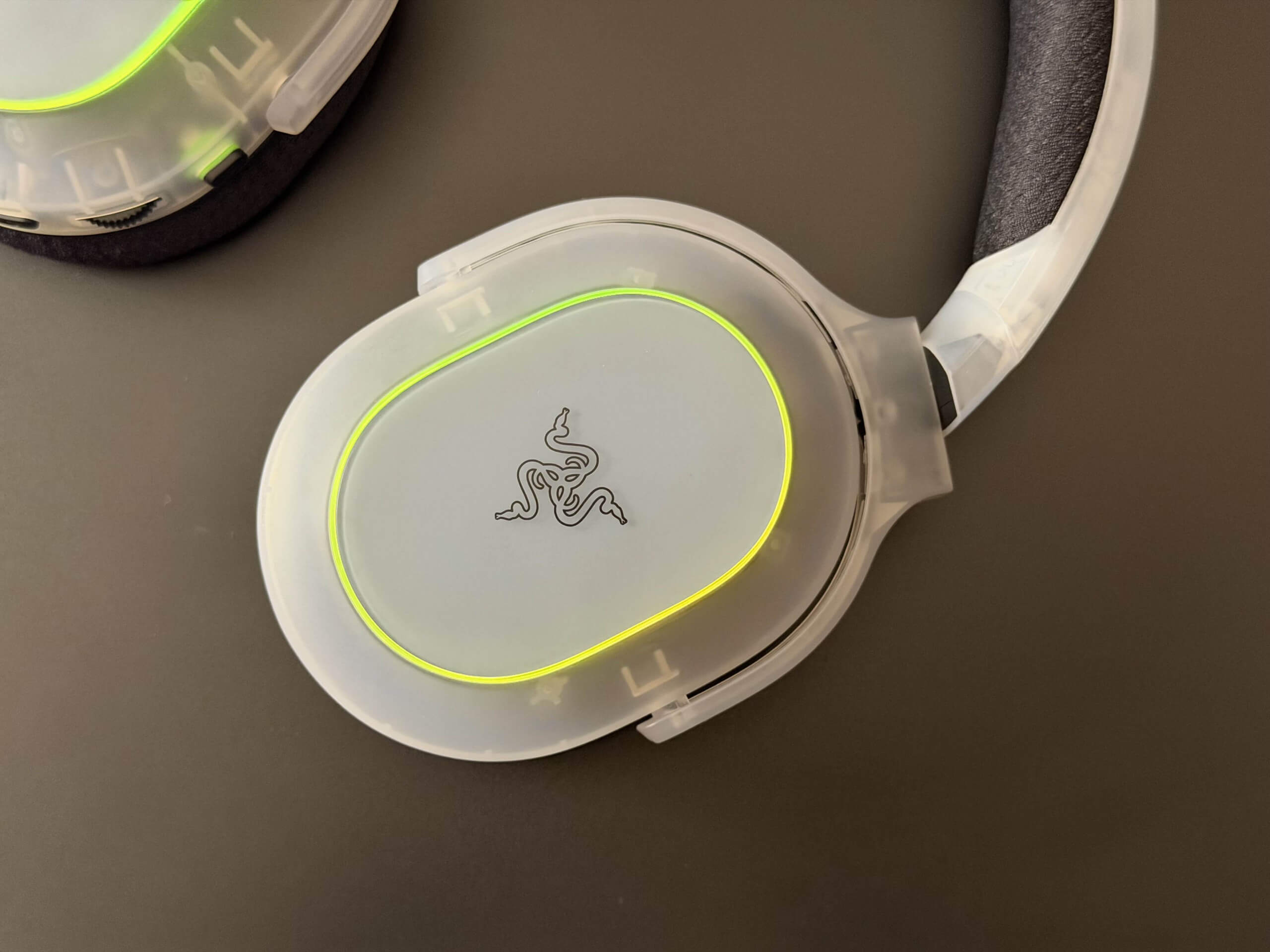 image of the razer barracuda x chroma phantom white earcup