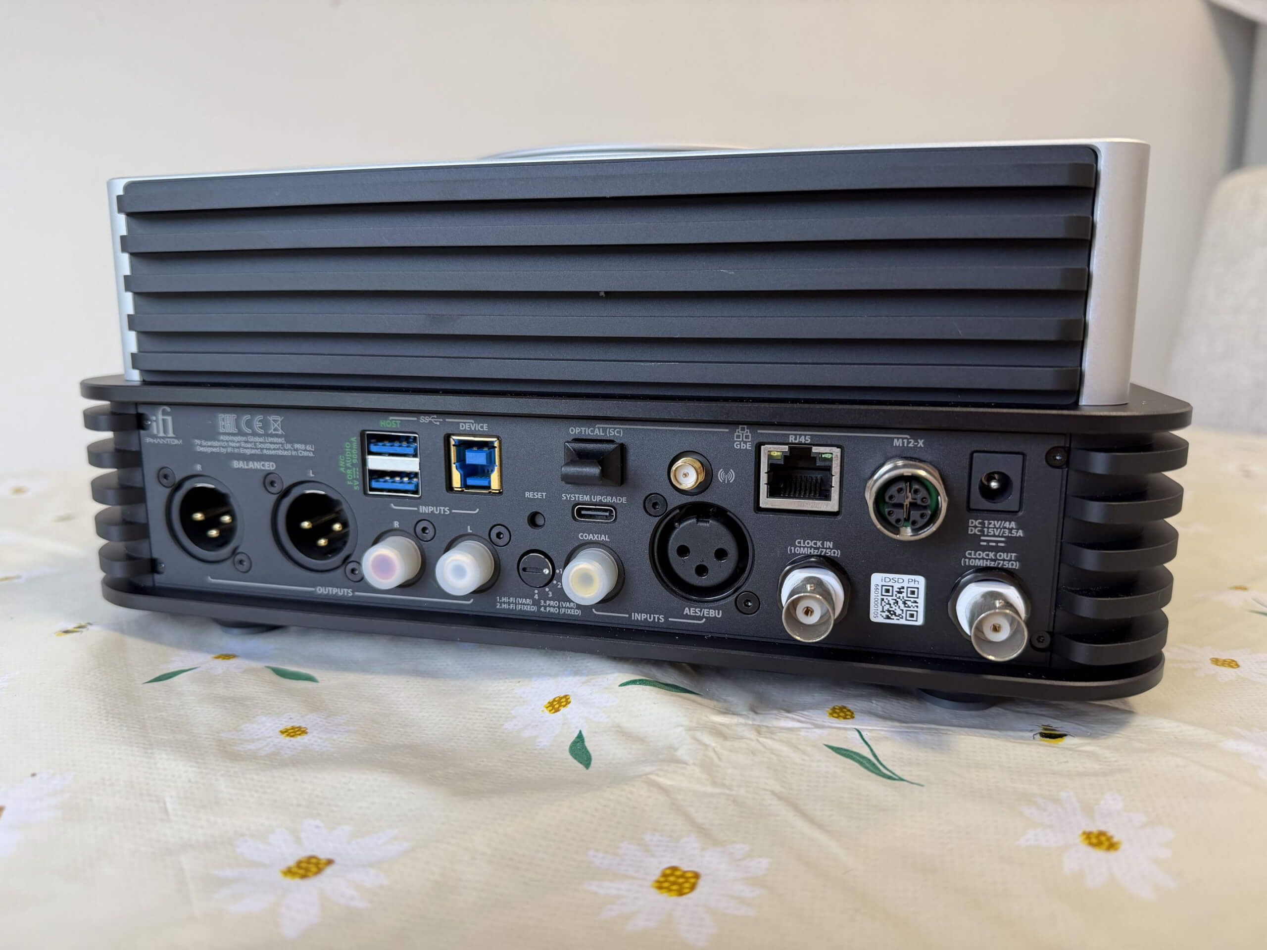 image of the back side of the idsd phantom showing off all the inputs