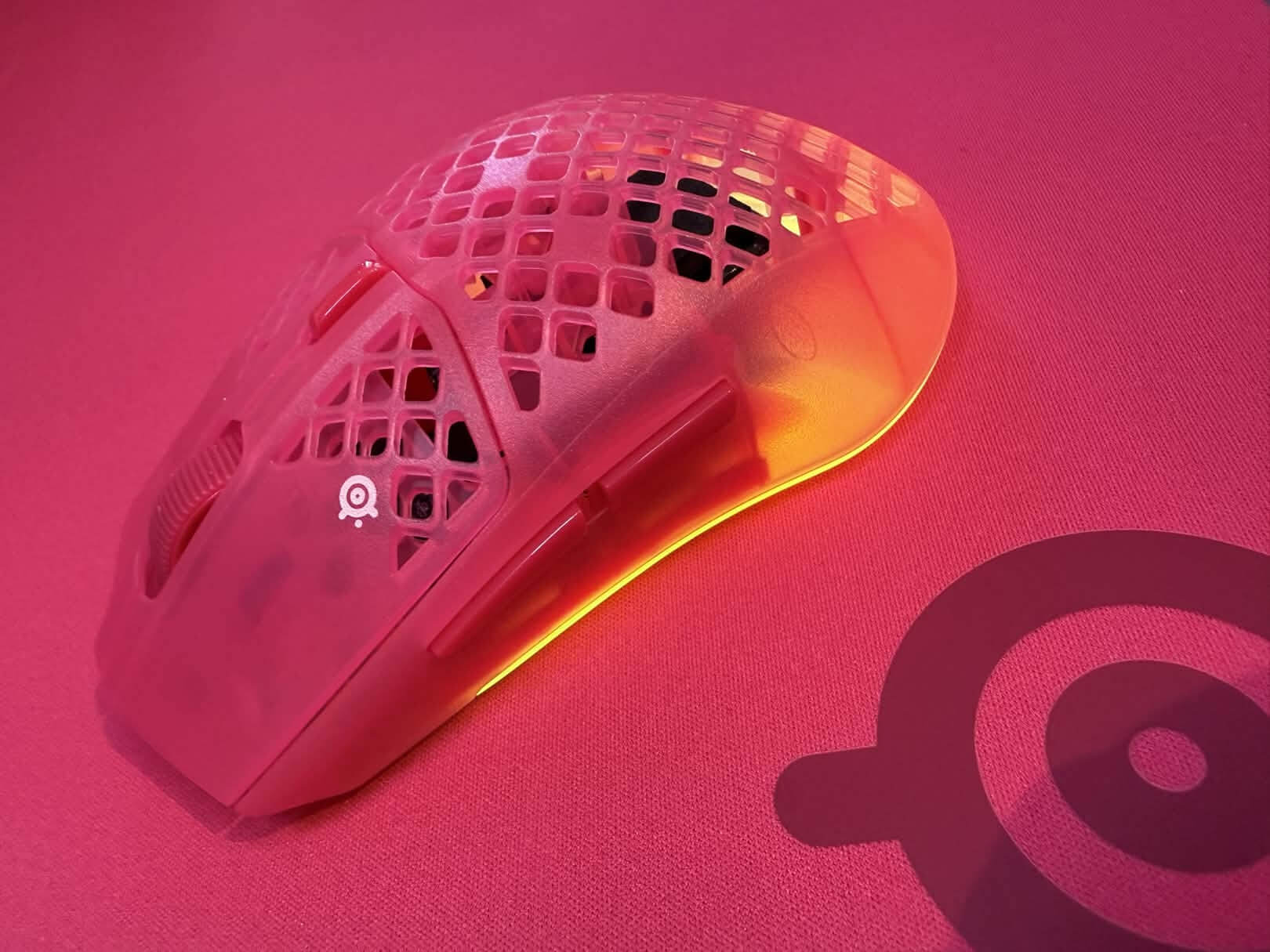 the aerox 3 wireless gen 2 on the qck heavy mousepad