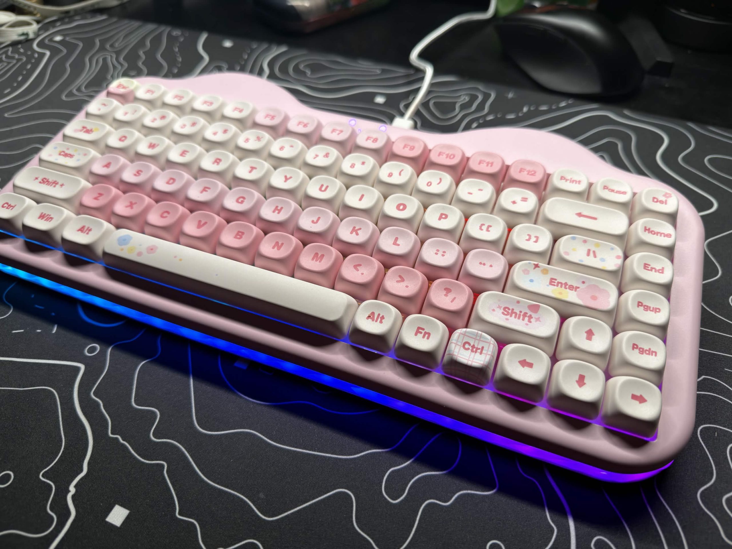 yunzii c75 cake meow keyboard on a desk