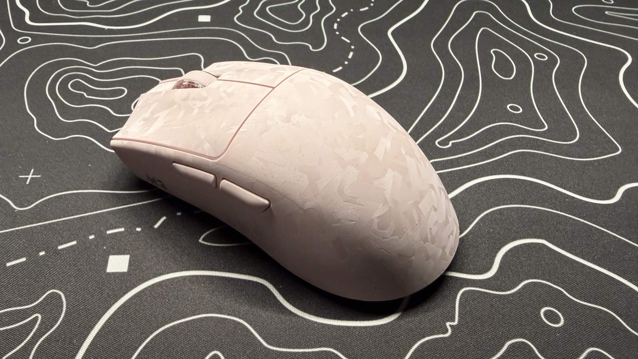 image of the yunzii m2 from the side showing off buttons and texture finish