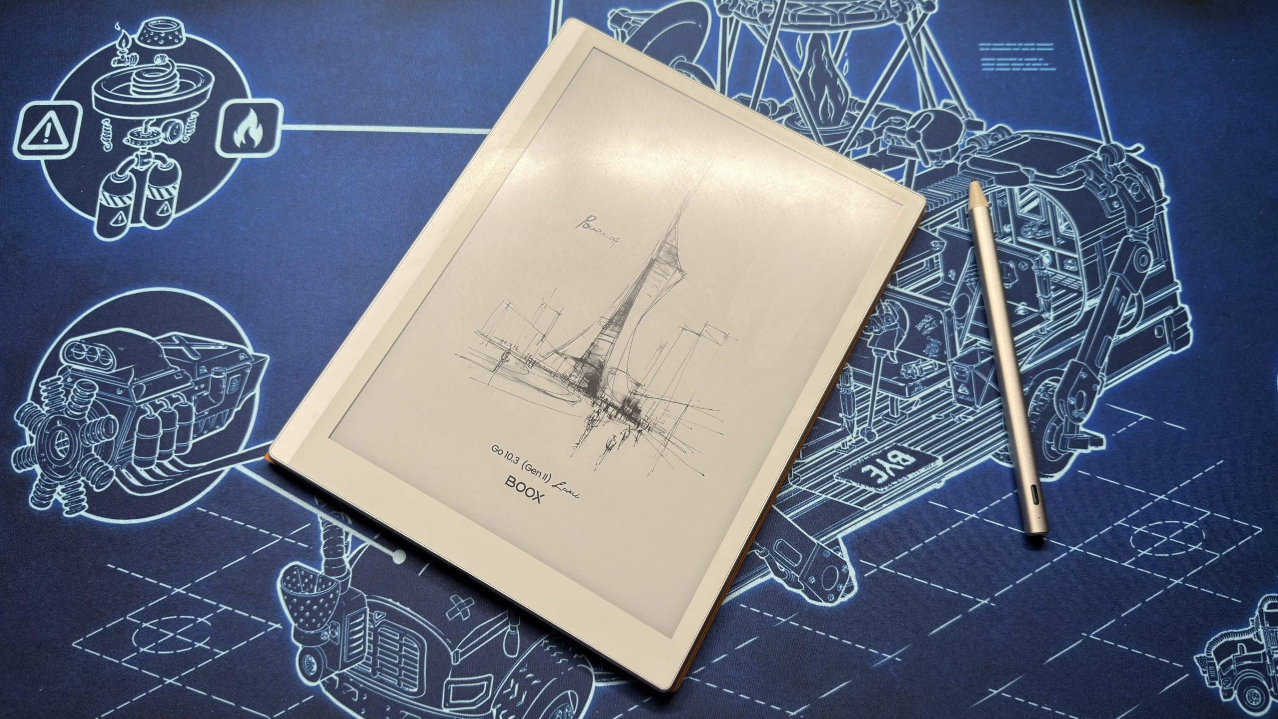 image of the boox go on a desk with the pen next to it
