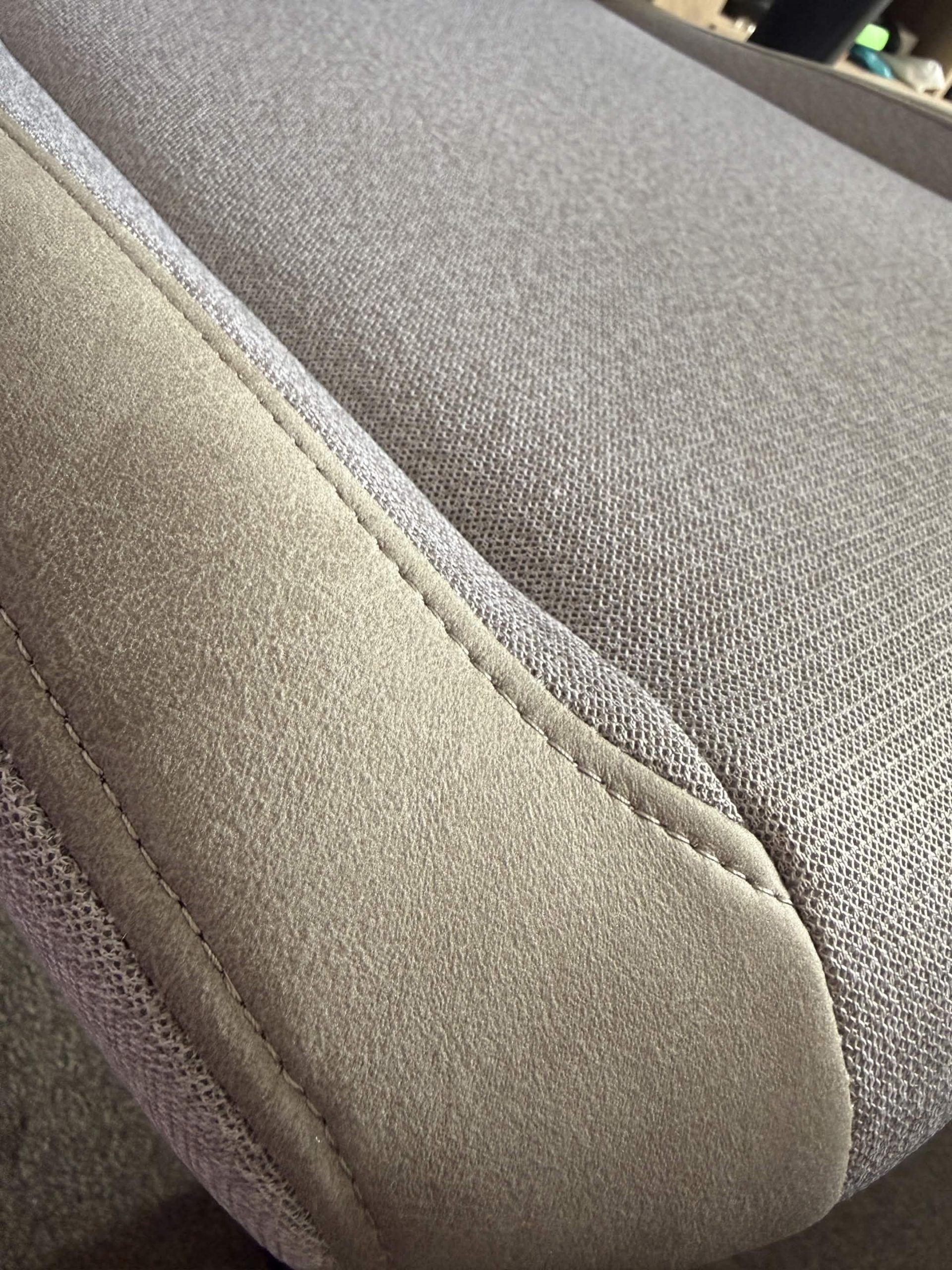 the materials is so comfy on this chair